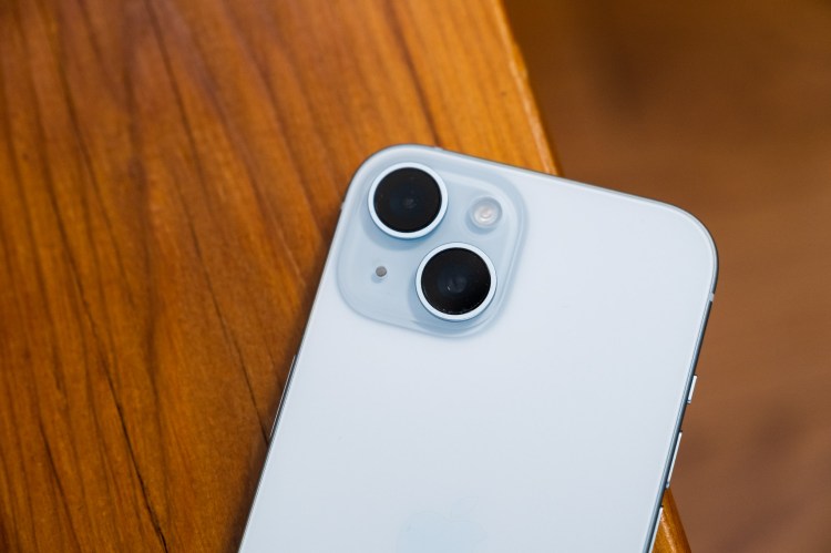 Review iPhone 15 2025: Entry-Level Flagship Apple Paling Worth It?